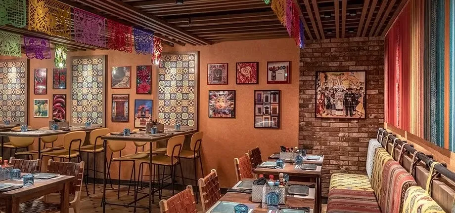 7- HOLA! TACOS & CANTINA <br>SAVEURS LATINES À BORD