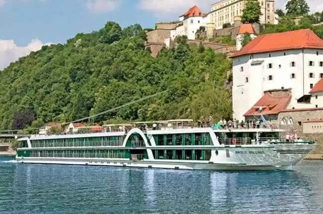 MS Amadeus Brilliant