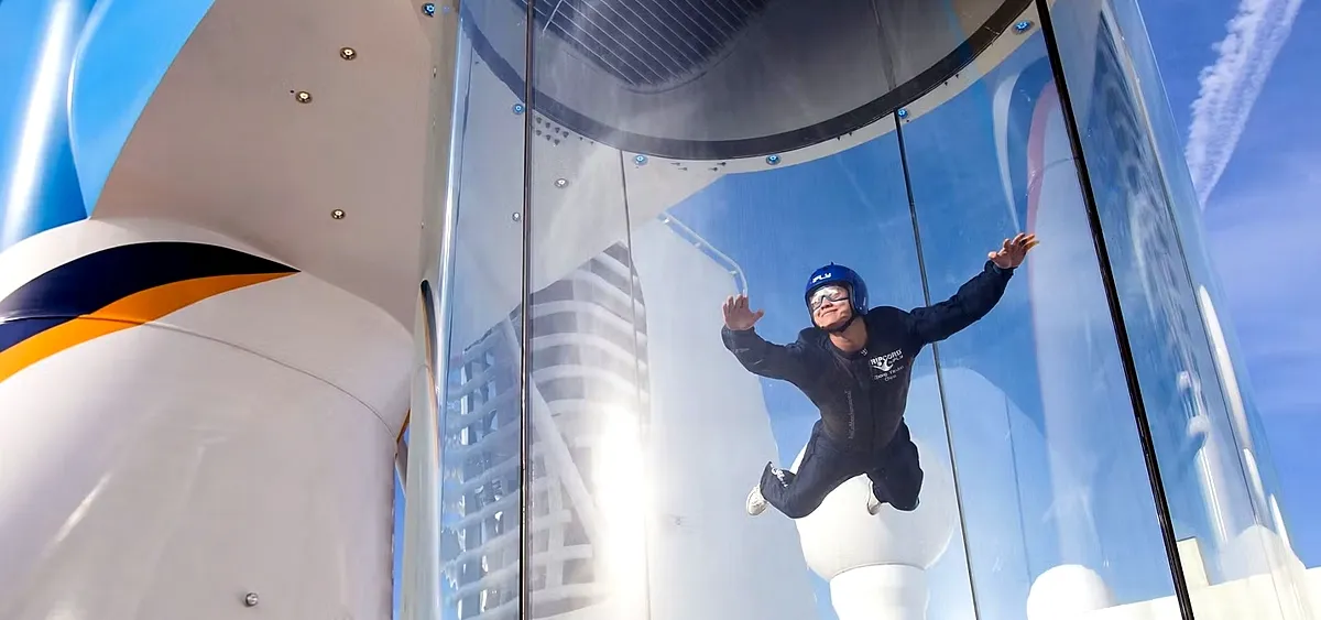 1- RIPCORD BY IFLY<br>LE SIMULATEUR DE CHUTE LIBRE EN MER
