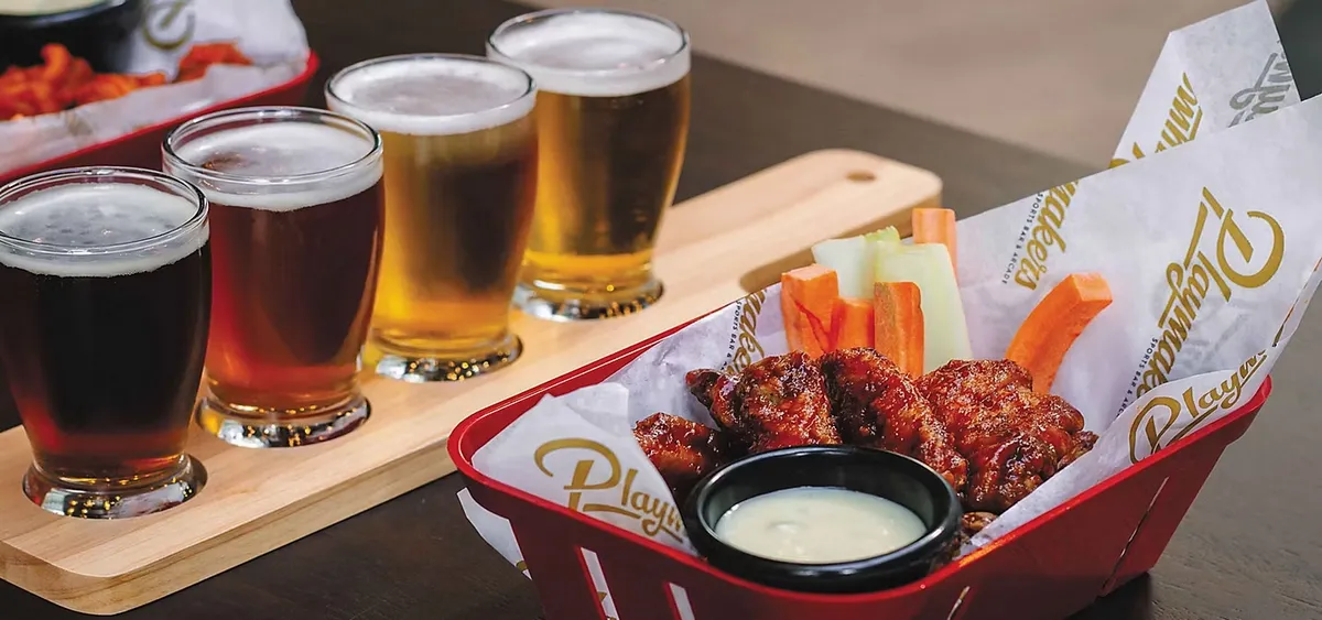 5- PLAYMAKERS SPORTS BAR & ARCADE<br>LE BAR SPORTIF DU NAVIRE